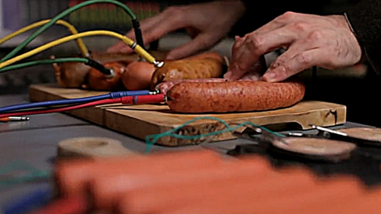 Faire de la musique  avec  des saucisses