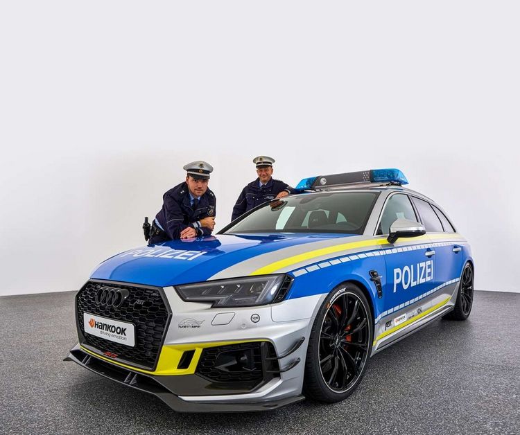 La police allemande reçoit une Audi RS4-R ABT de 530 chevaux
